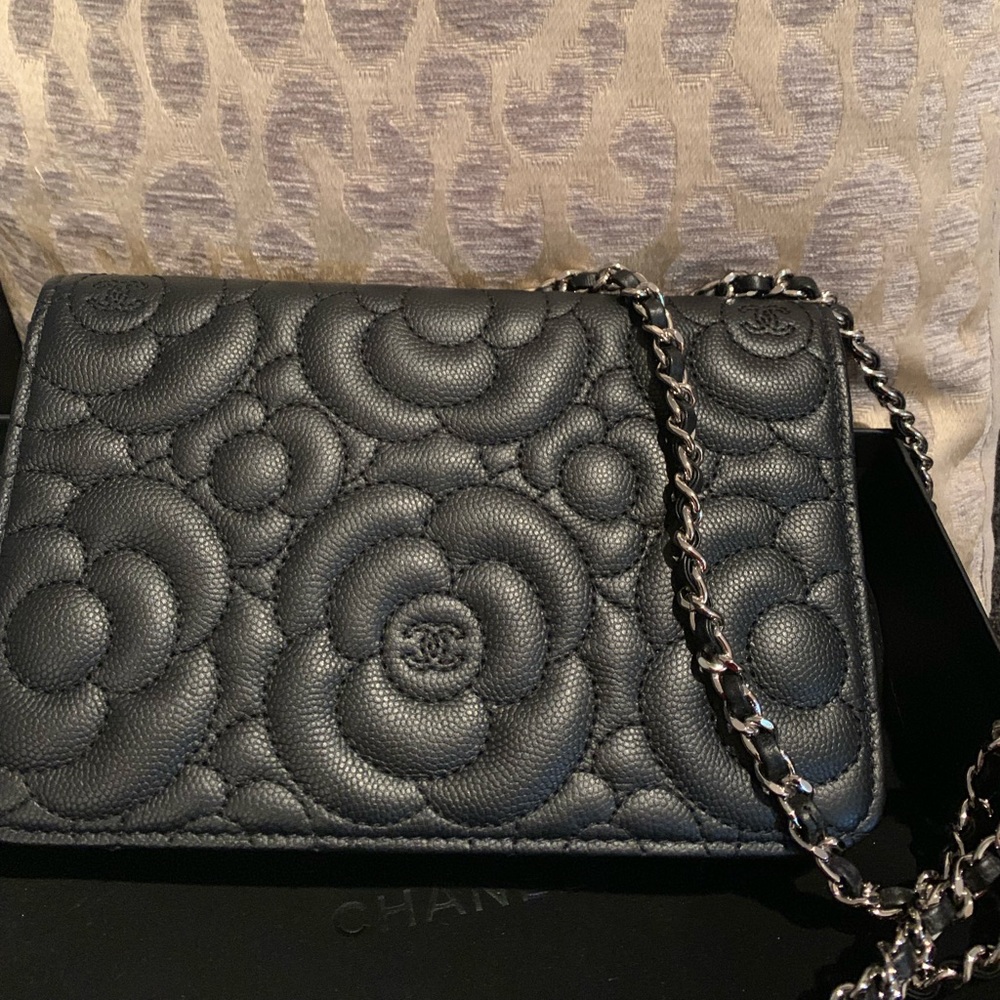 Chanel camellia caviar woc NWT hard to find